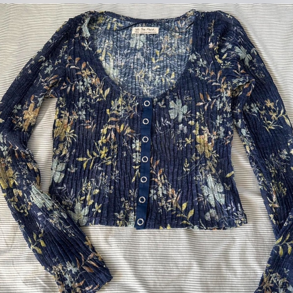 Free People We The Free Button Down Angelina Top in Mesh Floral Navy - Medium - Picture 5 of 8